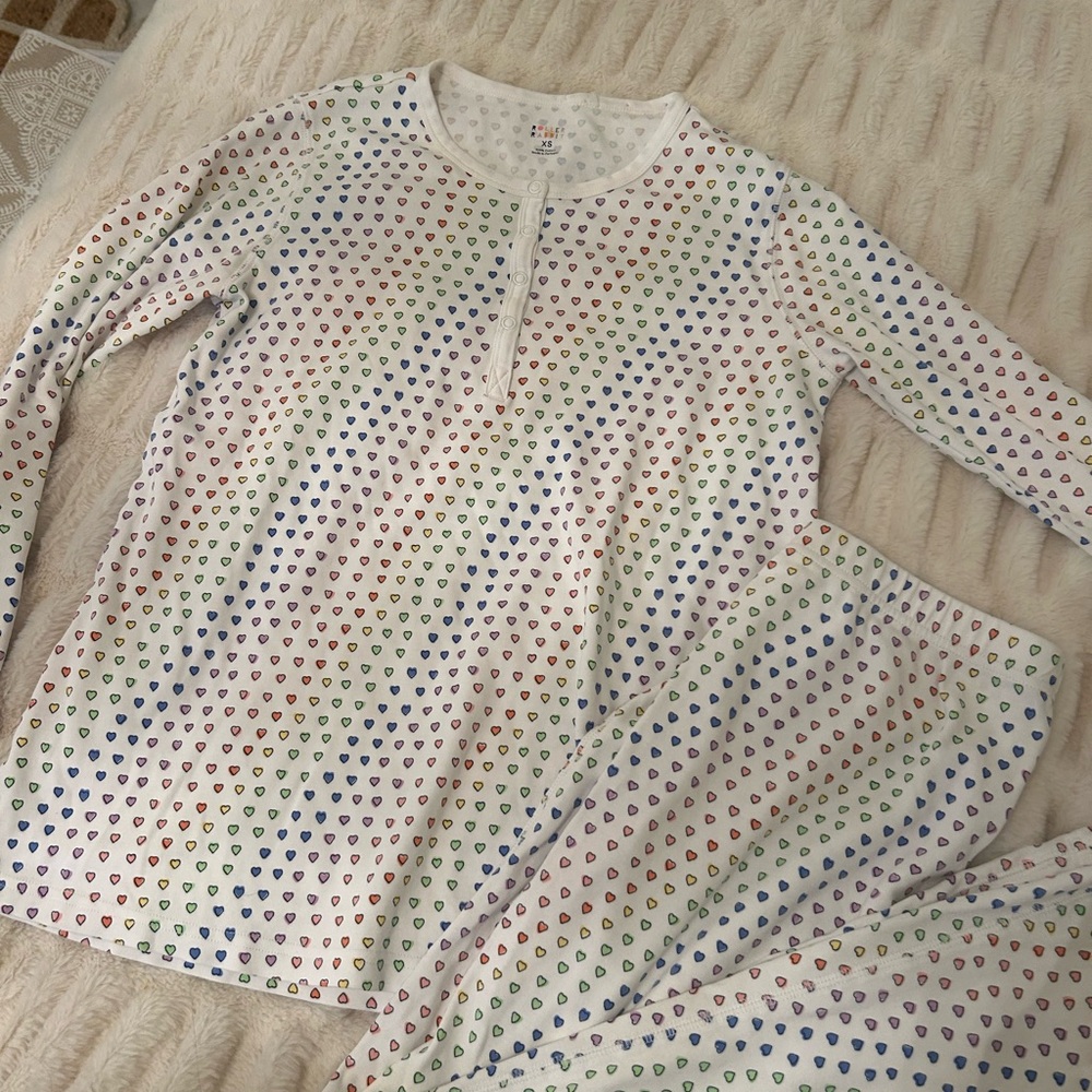 Roller rabbit rainbow hearts pajama set never worn size xs